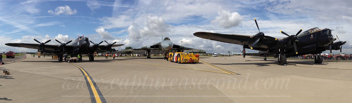 captureasecond's tweet photo. The AVRO Sisters. #raf #royalairforce #lancaster #vulcan #xh558 #deltalady #jet #aircraft #aeroplane #noordinaryjob #aviation #avgeek #captureasecond @RAFWaddington @CWHM @RAFBBMF @vulcantothesky https://t.co/ZWXMCbXQtq