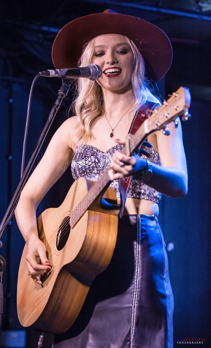 Robyn Red Official tweet media