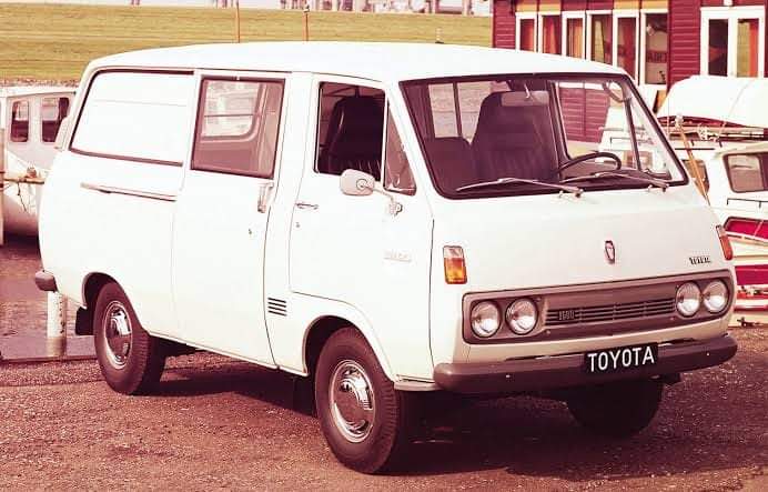 NsovoTheBucs's tweet photo. The minibus that made us believe Johannesburg is very far. Traveling day and night, I will never forgive this lazy bustard. https://t.co/E3hm1Kfm7L