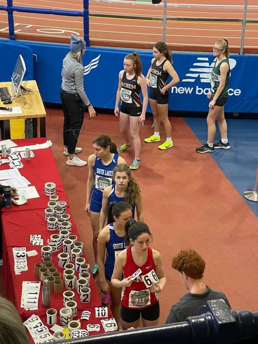 SeahawkBoosters's tweet photo. How it’s going …and how the weekend started for @southlakesxc 

Fun to see your work at the fabulous @ArmoryNYC &amp; can’t wait to see what’s next!  

Congratulations on a successful meet!  #ranfast💚💙💨 #seahawkproud💚💙

📸 @kdoggg07 @southlakesxctf @tomharsanyi04 https://t.co/ERzKkZKCNZ