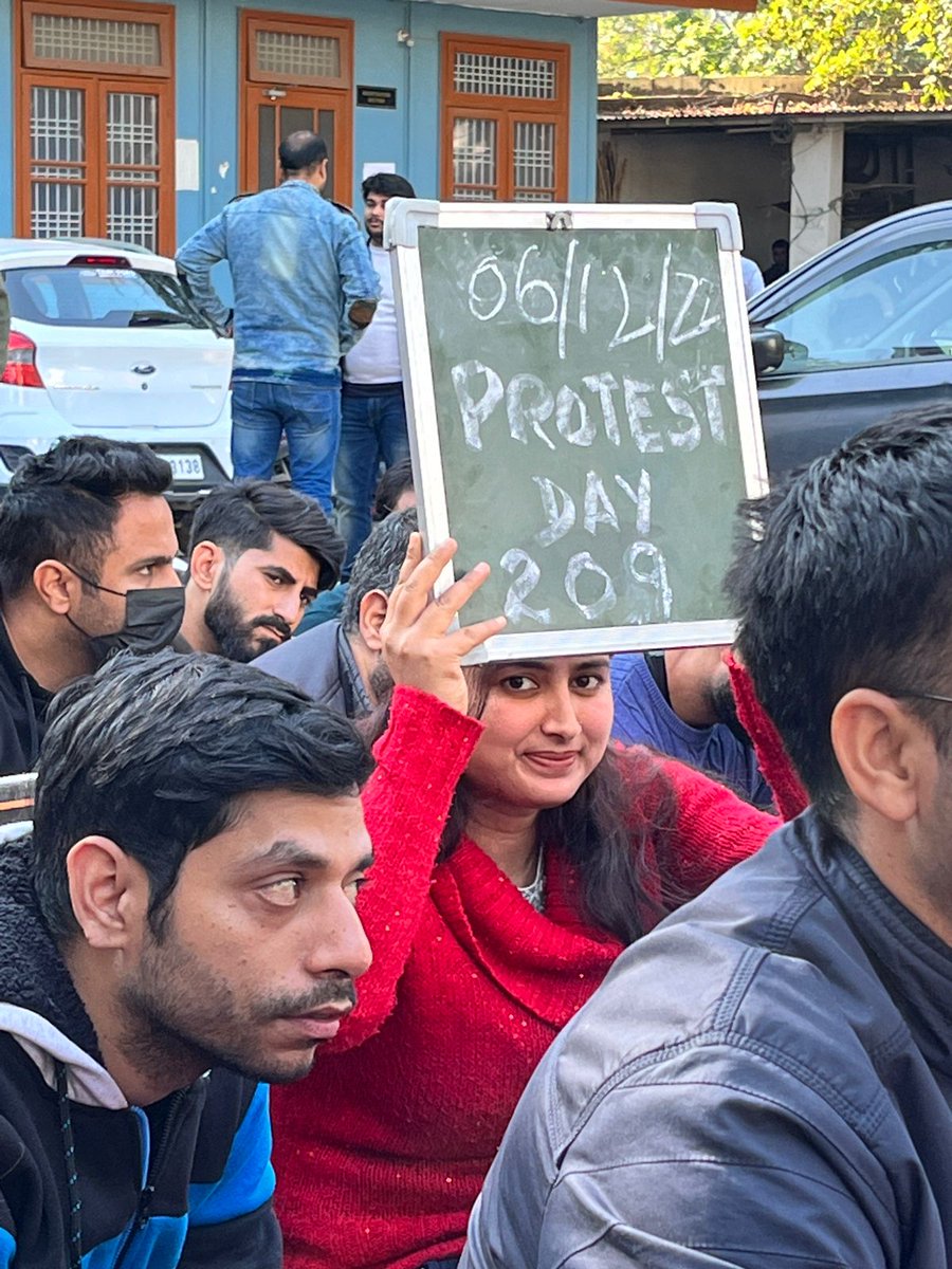 PanditaKanchan's tweet image. #relocation_2_jammu  #PMPackageEmployees @rashtrapatibhvn  @DefenceMinIndia  @AMEAK_Displaced
#OnlySolutionRelocation
People live by hope alone, while there&apos;s life there&apos;s hope we still hoping for our lives from @PMOIndia You only live once, but if you do it right once is enough