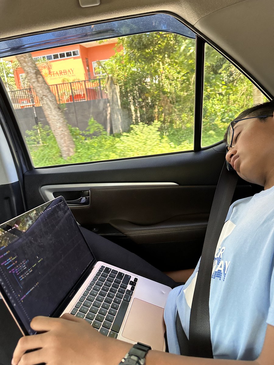 ainunnajib's tweet photo. Dzuizz #CodingEverywhere sampai ketiduran di mobil gus @anvie 😅 sembari kami nyasar muterin Jogja abis 1 jam gara-gara ditipu koordinat @BakpiaKencana yang fiktif di @googlemaps , perlu dicek itu siapa tahu sabotase persaingan usaha. Sudah saya report harusnya sudah hilang. https://t.co/6ebU0dLHnt