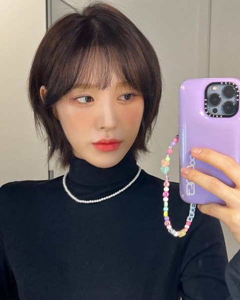 PopBase's tweet photo. Red Velvet's Wendy debuts new haircut. https://t.co/bVkjlte01r