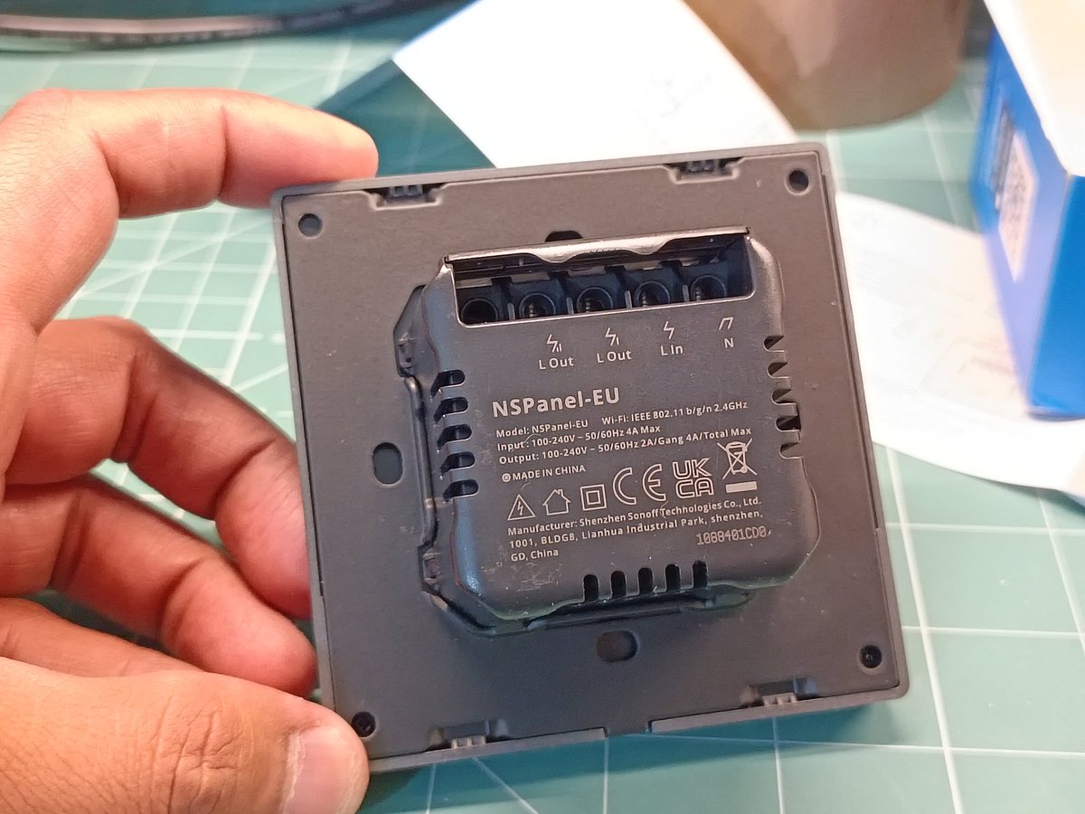 aggarwal_pallav's tweet photo. #Teardown of #Sonoff NSPanel Smart Switch
Large tft display(custom screens/controls)
2x Ac Switch
WiFi
#emeddedsystems #homeautomation #esp32 https://t.co/gYjGpF5OV9