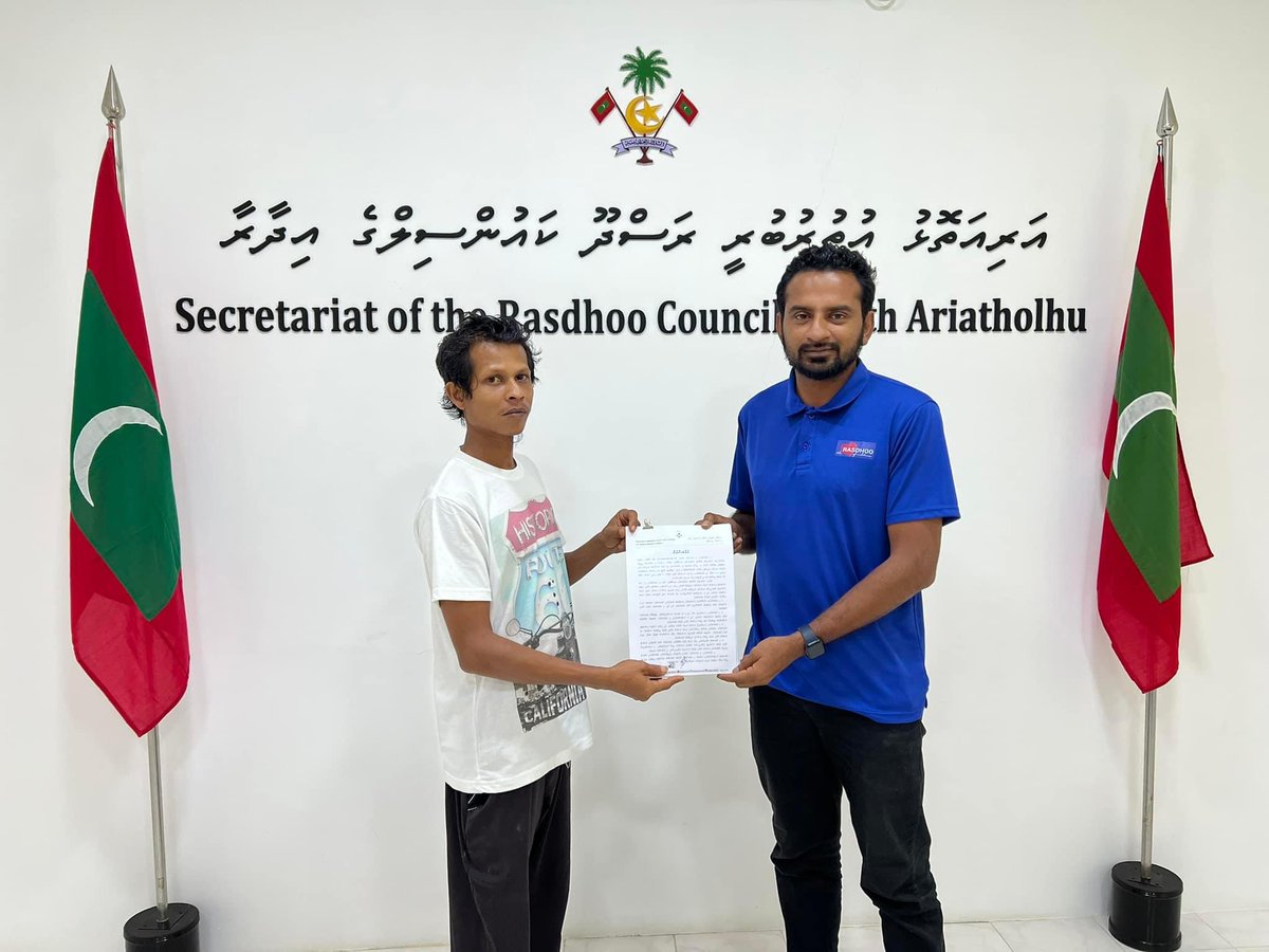 ރަސްދޫ ކައުންސިލް އިދާރާގެ ގުދަނުގައި ދަގަނޑުން ރެކްތަކެއް ހެދުމުގެ މަސައްކަތް މިއަދުވަނީ ބްރިކްވުޑް ގަނޑުވަރުއާއި ޙަވާލްކުރެވިފައި.