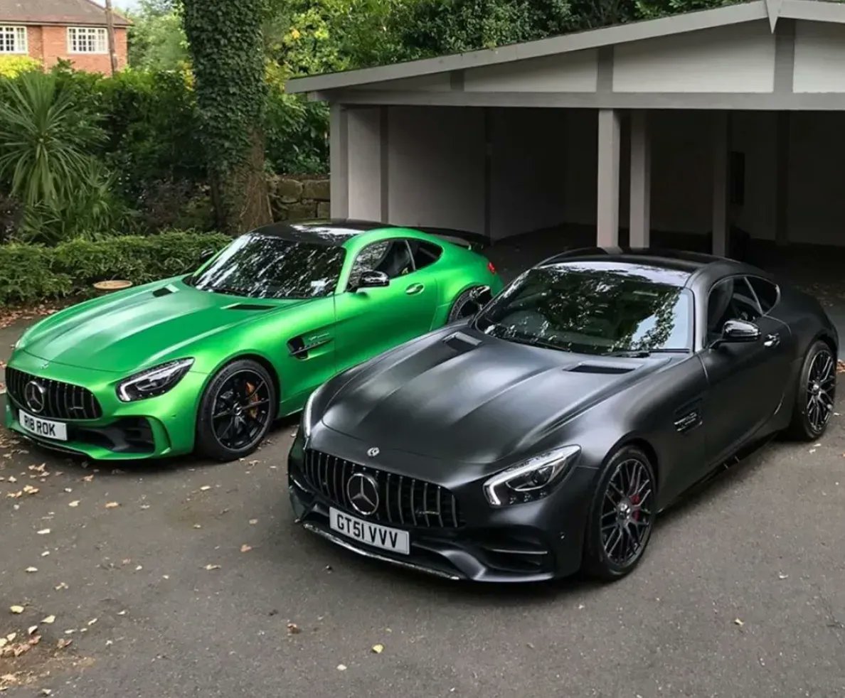 Auto_Porn's tweet photo. left or right 😏 https://t.co/xB5J8pnUW1