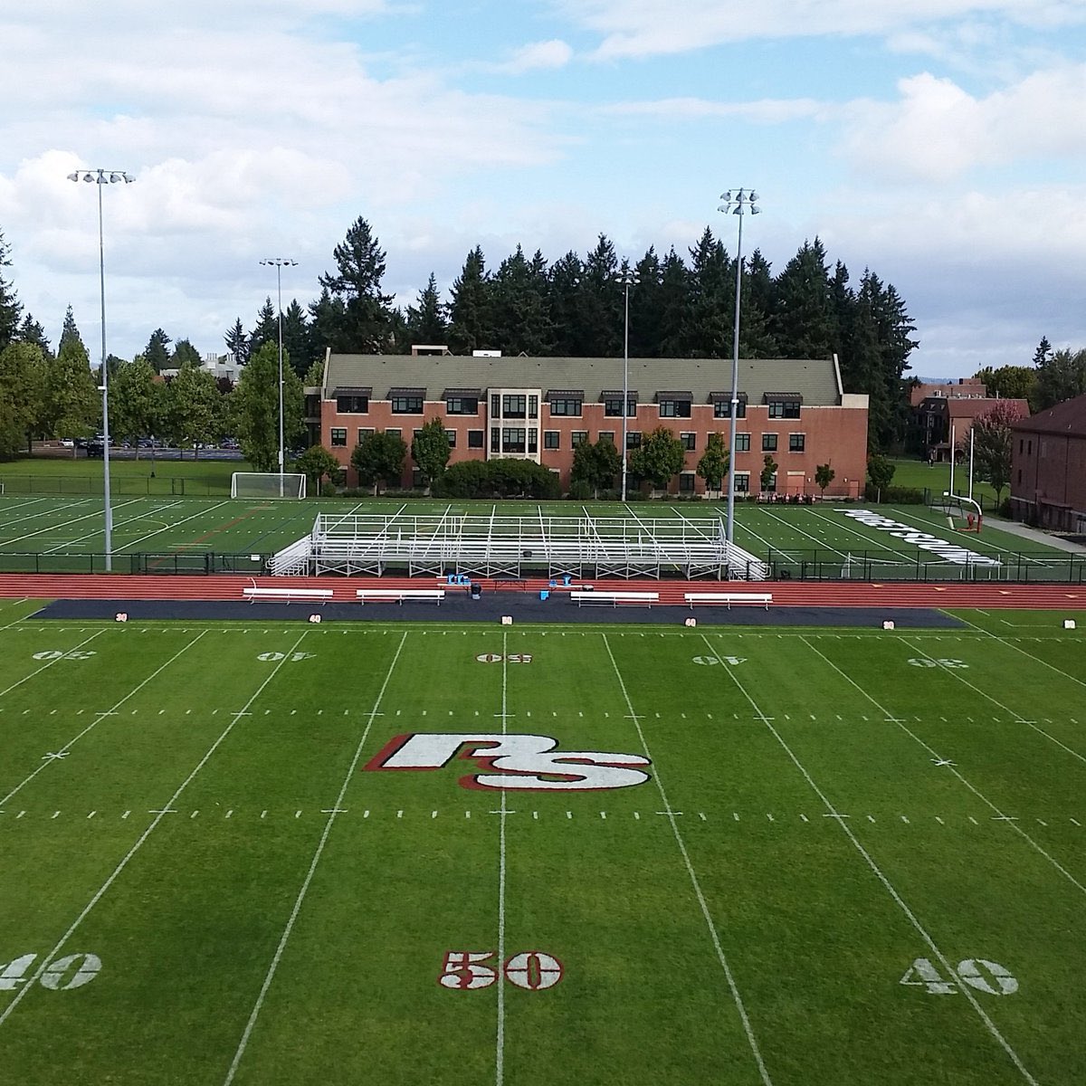 After some great talks with <a href="/jeffthomas4/">Jeff Thomas</a>, I am proud to announce that I have received another offer from the University of Puget Sound! <a href="/NWBallers_/">Northwest Ballers</a>  <a href="/Murdock_02/">Frank Murdock</a> <a href="/SCCoachCoop/">Allen Cooper</a> <a href="/RealMG96/">Marcus “MG” Griffin</a>