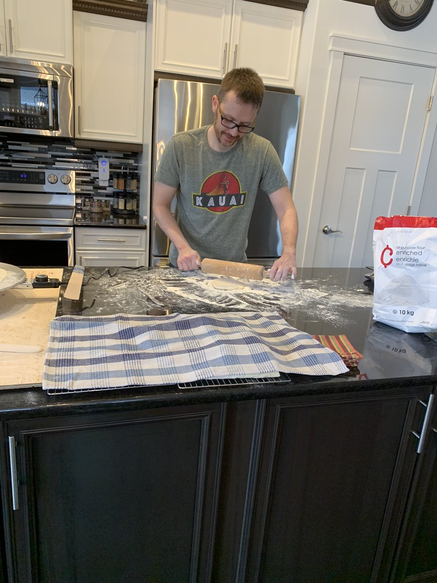 va6aka's tweet image. Lefse 2022 in the books. Slowly turning it in to a family tradition. 🥰 #lefse #keldanemil #stianfinlay