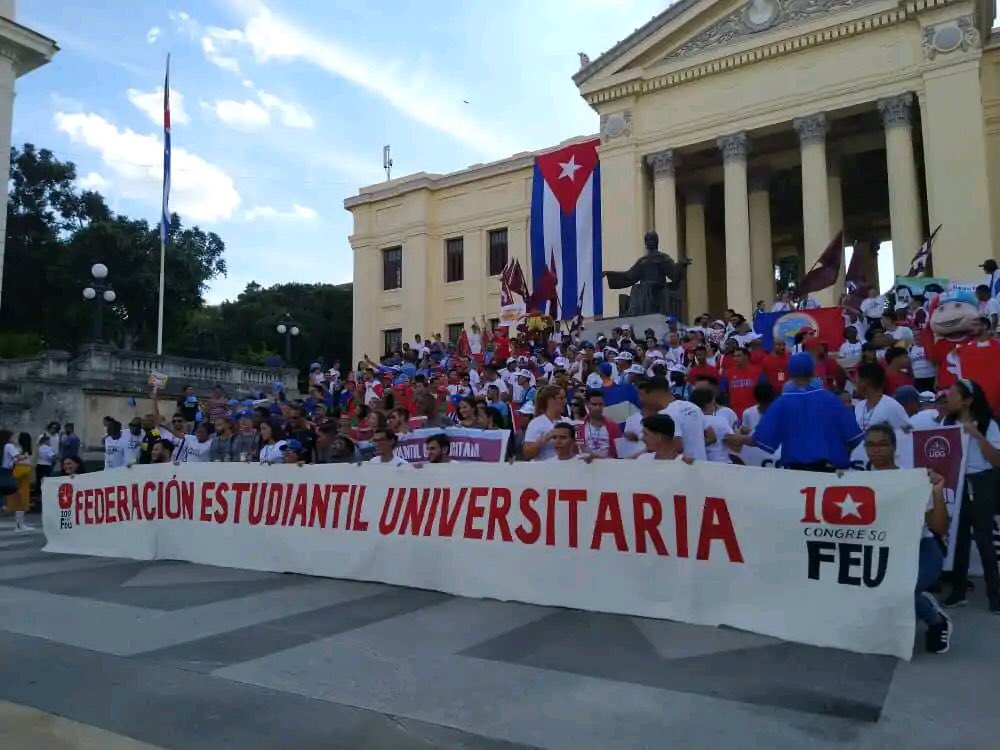 FeuMedica's tweet photo. 🙌🏻Este fue el paso de la Delegación Avileña en el 10 Congreso Nacional de la FEU👏🏻😊.
#LatirAvileño
#CubaViveEnSuHistoria
#10congreso
#FEUdeCuba https://t.co/C8CKpls2Y3