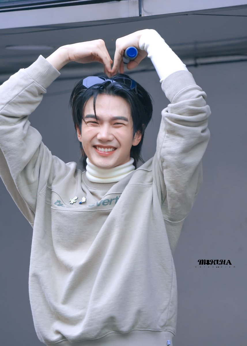 build_tweets's tweet photo. Sorry admin is late today 🥺

Good afternoon ☀️ 

Can I get 
150 RTs 🎯
50 Replies 🎯 

*also reminder mass voting at 8pm 

I vote @Buildbuilddd 
#NETIZENSREPORT #BuildJakapan
for Asian Celebrity of the Year #ACOTY2022  #ACOTY2022BuildJakapan @thenreport https://t.co/Ymh5ZI6yEb