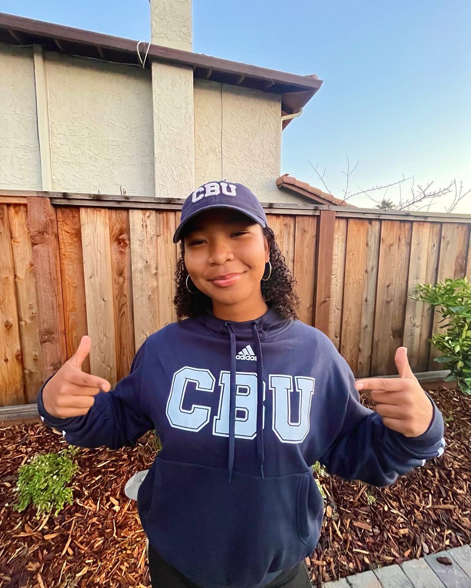itssoftballalys's tweet photo. ⚔️LANCE UP⚔️ @msmithsb16 @CBUSoftball @Coachhump13 @Surge18U @MittySoftball @westcoastpreps_ https://t.co/er7T84WJ5Z