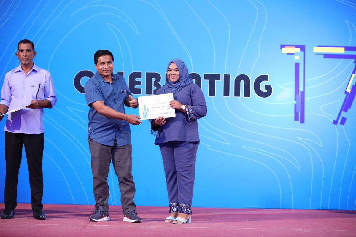 FathmathAnusha's tweet photo. Recognition of 10years Service to Hithadhoo Port Limited. @adduport
#10yearsservice
#17thAnniversary
#Hithadhooportlimited https://t.co/BjFydHwv3J