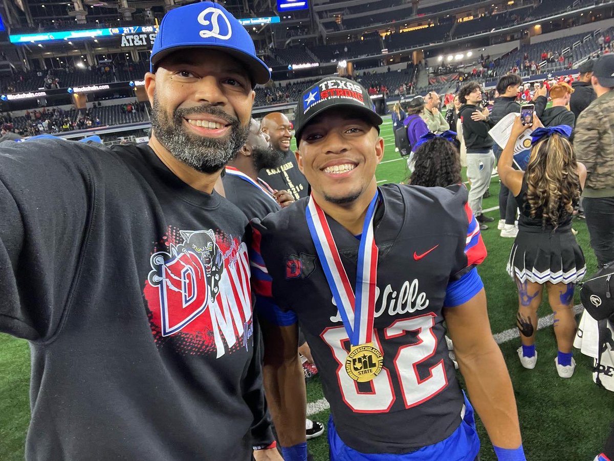 MetricDManning's tweet photo. It literally came down to inches but the @Duncanville_Fb finally got over the hump! Too excited for #Deuce, his teammates, and the coaching staff. Coach Samp, you’re finally a State Champ! #ProudDad #InvestedInThisProgram #Dville #Desoto #SOC #SouthernSector #Dallas https://t.co/xUkmhOzPfi