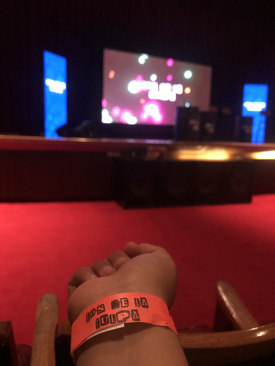 anama631's tweet photo. Sin duda mi mejor noche del año 2022 ❤️‍🩹❤️‍🩹, si alguien desea verme feliz, llévenme a un show de ellos o regálenme ese saco que van a vender, esta DIVINOOOOOO 
@LosDeLaCulpa @tavobernate @cejaspobladas @elPeloparado @santorendon @IvanMarinSoyYo @soyhdelgado https://t.co/OFWG2LoU1b