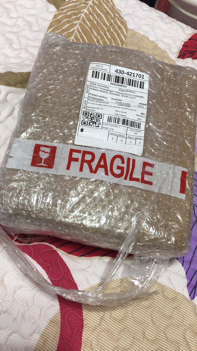 BangtanBudol's tweet photo. UPDATE:

Jungkook PhotoFolio ay dumating na poo ❤️

#BNGTNBDL_updates
#BNGTNBDL_proofs https://t.co/XkajFFWkjm