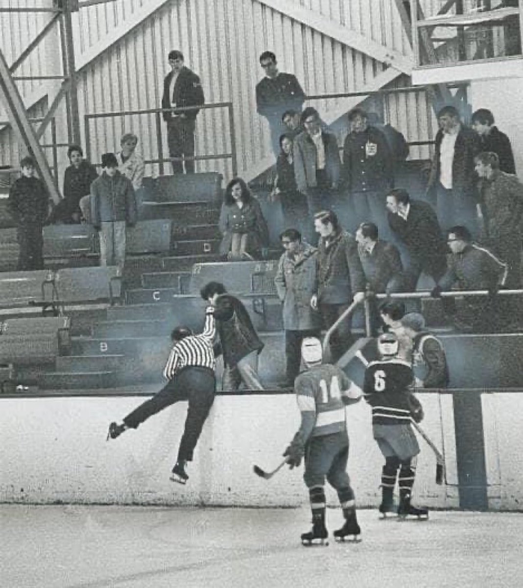 Super70sSports's tweet photo. Hockey. Still the only sport where the officials may just kick your punk ass. https://t.co/vsYaAh2zeg