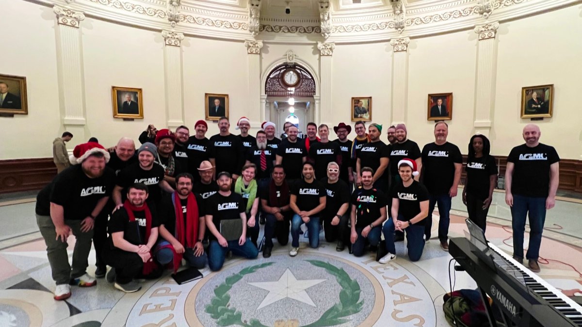 Such an amazing opportunity for us to spread some holiday cheer performing in the state capitol rotunda🏛 on #Friday. #austintx