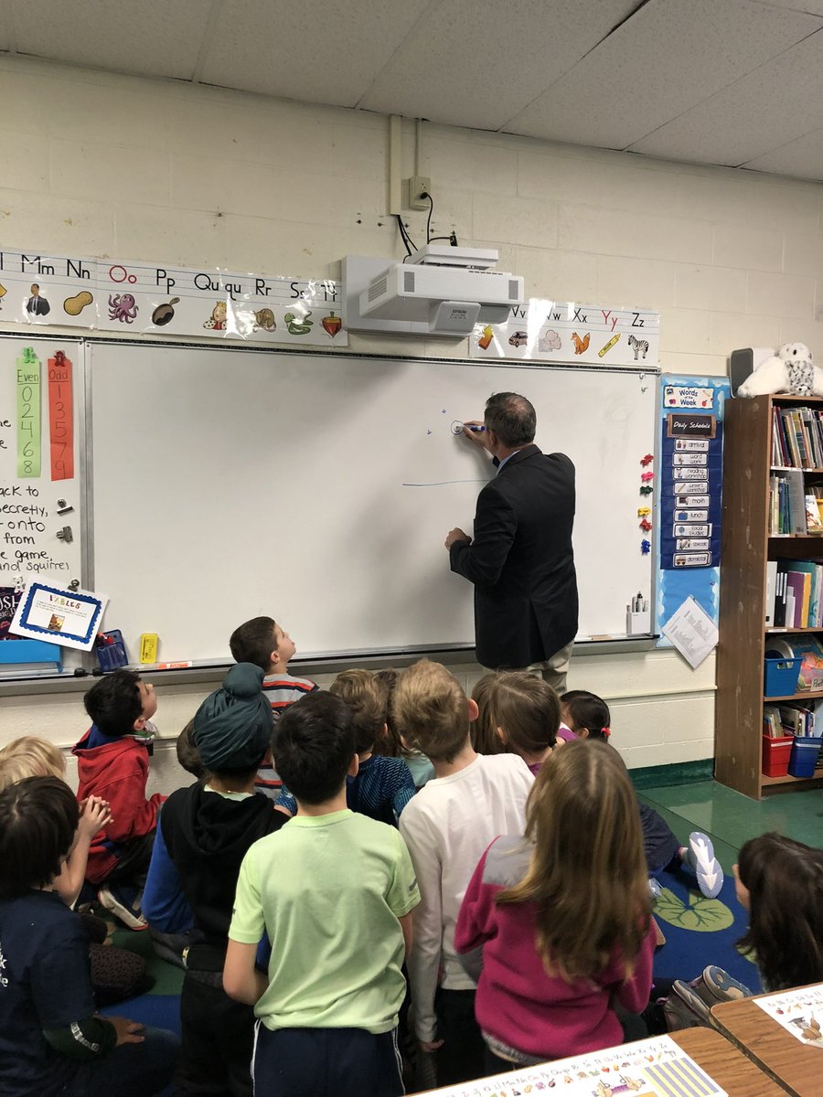 perezpals's tweet photo. @cturnbull15 a cool principal plays winter Pictionary with amazing second graders!  #snowboots https://t.co/9zM30jqVul