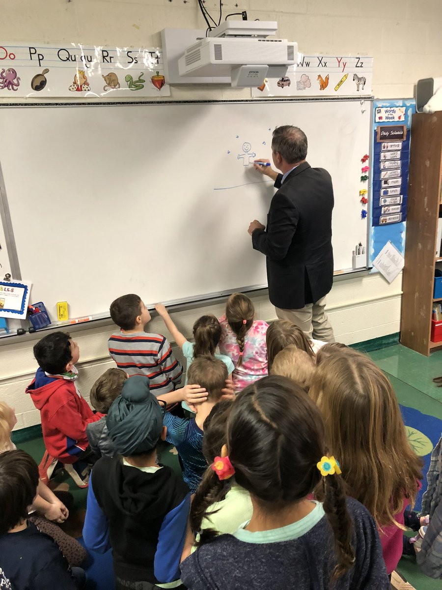 perezpals's tweet photo. @cturnbull15 a cool principal plays winter Pictionary with amazing second graders!  #snowboots https://t.co/9zM30jqVul