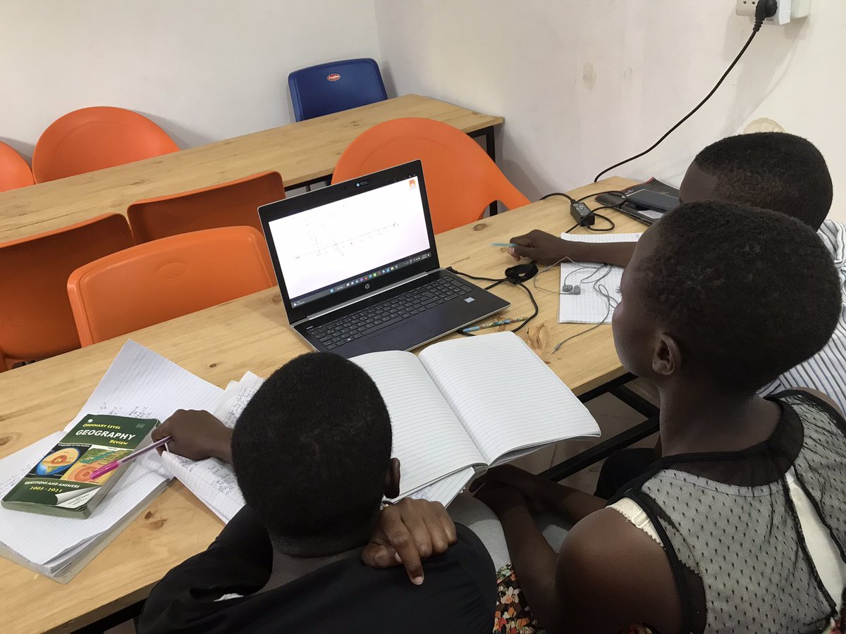 MapindiApp's tweet photo. Tunaendelea kufurahia feedback tunazozipata kutoka kwa Wazazi. Wanafunzi wetu now wanaweza kufanya vitu kupitia Computer. Digital literacy kwa zama hizi ni jambo haliepukiki. https://t.co/LZF3Blo1ak