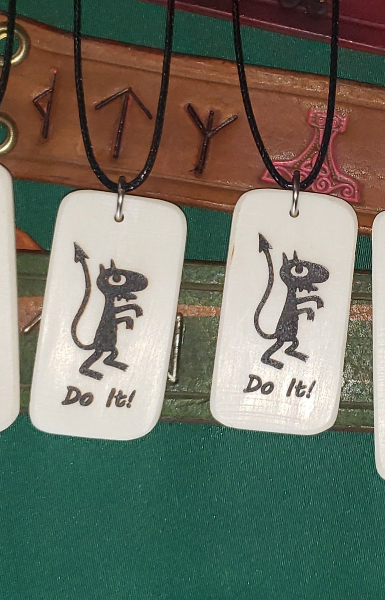 SproutTillery's tweet photo. CamelBone Luci(disenchantment) Necklaces!
#silverfireartistry #BONE #CamelBone #madebyme https://t.co/NUkcazbBCH