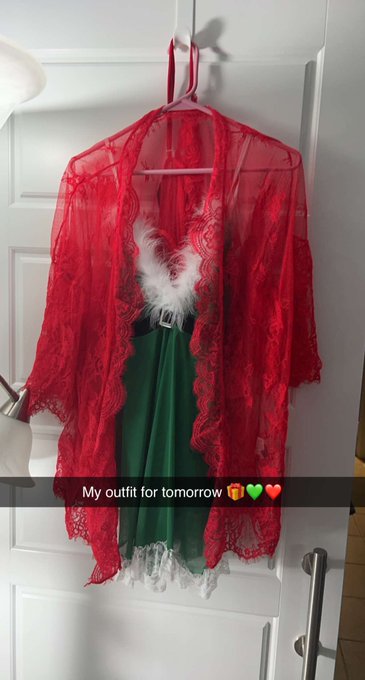 Outfit for my Christmas content tomorrow! 💚🎁❤️ plus thigh highs and boots! I told hung guy to be here