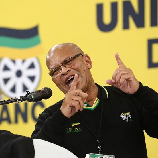 Constitution_94's tweet photo. STAN MATHABATHA

Jan 2022                  Dec 2022

Cyril Ramaphosa     Cyril Ramaphosa 
must get a 2nd        must not get a
Term                         2nd term. Mkhize
                                 must be president https://t.co/CdHQnDkb8a