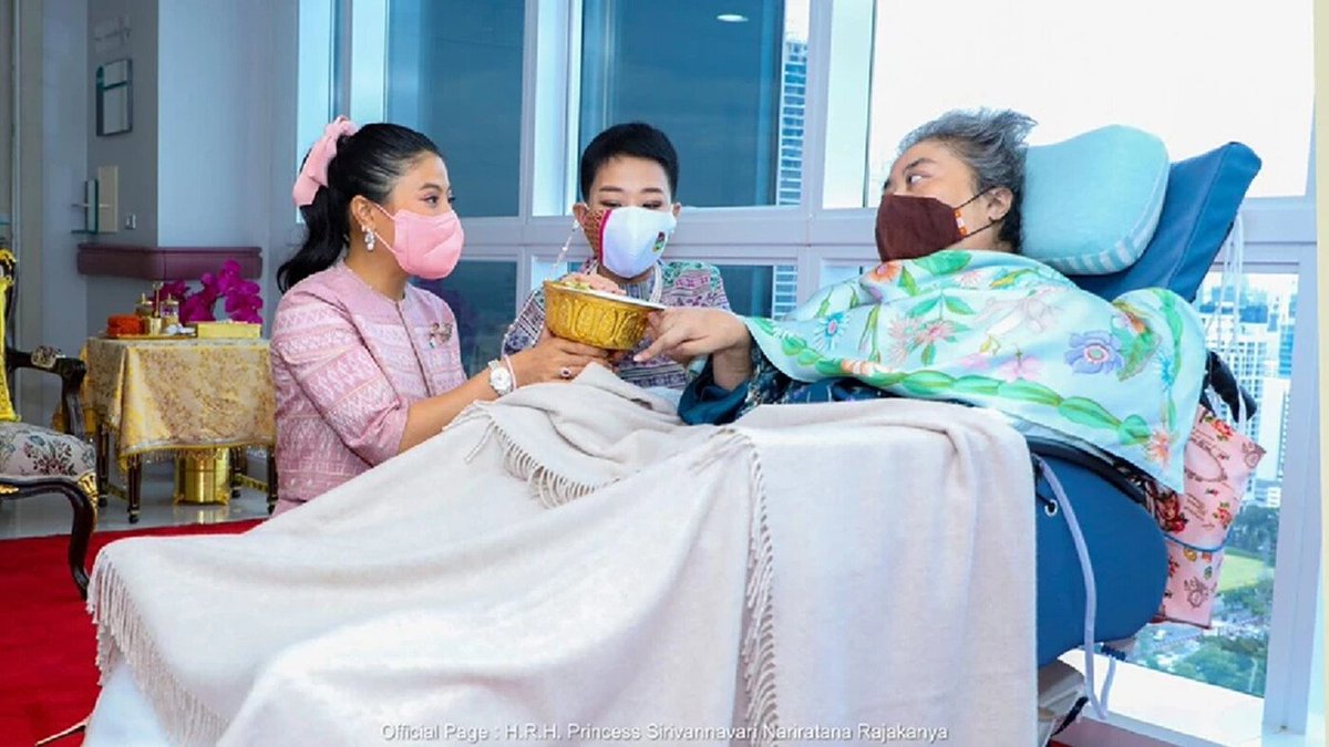 Sujitrapanyasub's tweet photo. #องค์ภา คือแบบอย่างแห่งความกตัญญูท่านไม่เคยทิ้งแม่แม้ท่านจะป่วย ทุกครั้งที่องค์โสมออกงานที่นั่นมักจะมีองค์ภาคอยเคียงข้างเสมออยู่ข้างๆ
ขอให้ทูลกระหม่อมทั้งสองมีสุขภาพพลานามัยแข็งแรงด้วยเทอญ ด้วยเกล้าด้วยกะหม่อมขอเดชะ
#ข่าวใหญ่ #ข่าวลือ #ข่าวในสำนักพระราชวัง #princessbajrakitiyabha https://t.co/BvjZtiJqEa