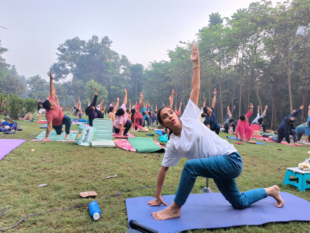 max_mayur's tweet photo. #bhaktikileher starts witha bang in Thane. What a lovely experience of doing Sunday follow up at a serene calm mini forest in the middle of Thane's concrete jungle. #gharghargurudev @pradeepitwiz @manju_surti @mysticshils @rkolangde @ratipathak @ArtofLiving @viratchirania https://t.co/M4niLarP4O