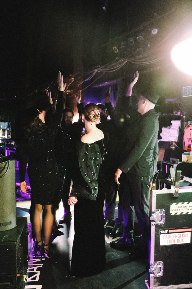 Adele's tweet photo. Weekend 5 https://t.co/74poyDzOgR