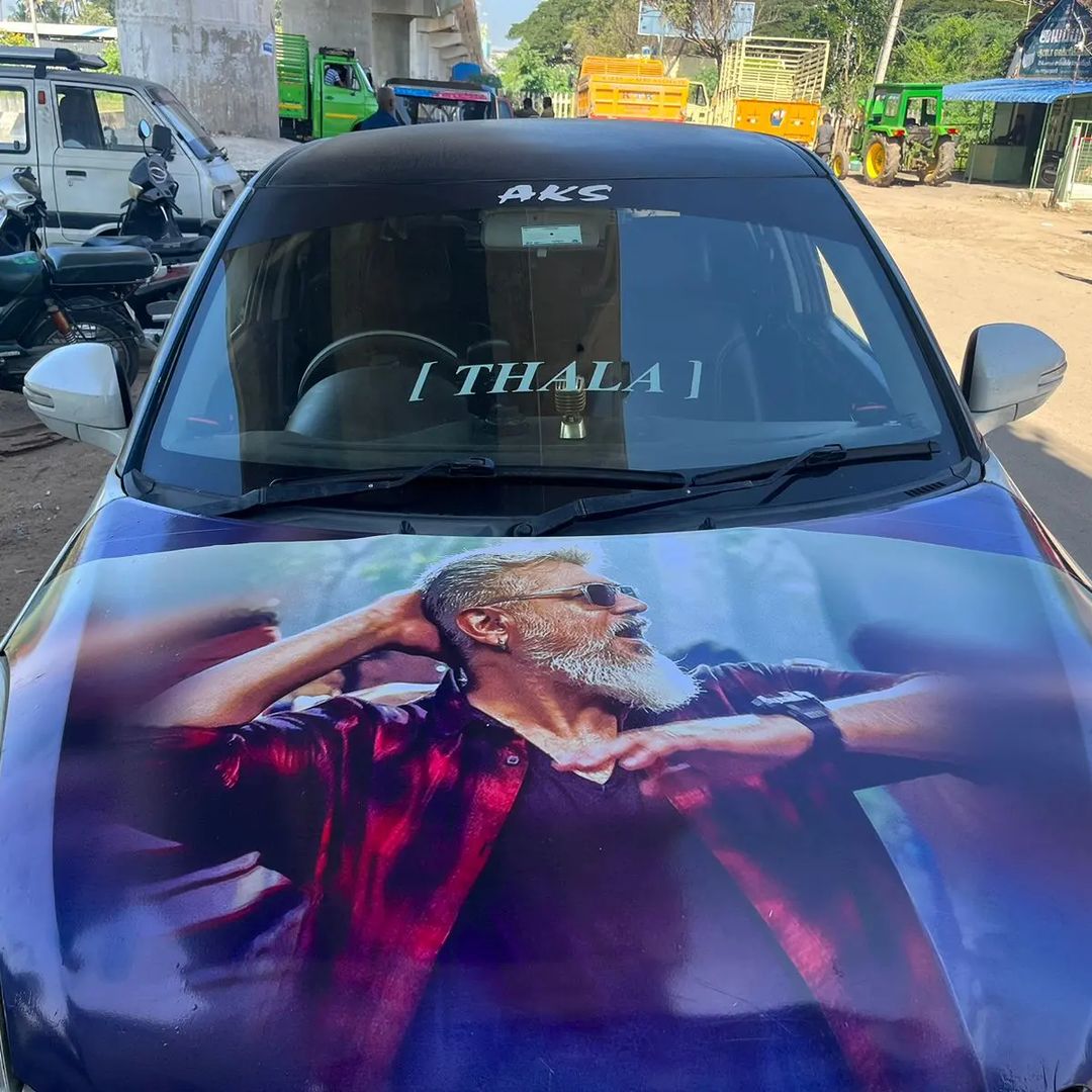 Vaali_mohan1106's tweet photo. வாய் உதார் வேணா... மாட்டிக்காத வீணா... 

நம்மளோட வேல பார்த்து ஊரு பேசும் தானா... !!! 

#AjithKumar #Thunivu #KaasethaanKadavulada https://t.co/t7jRpnkszk