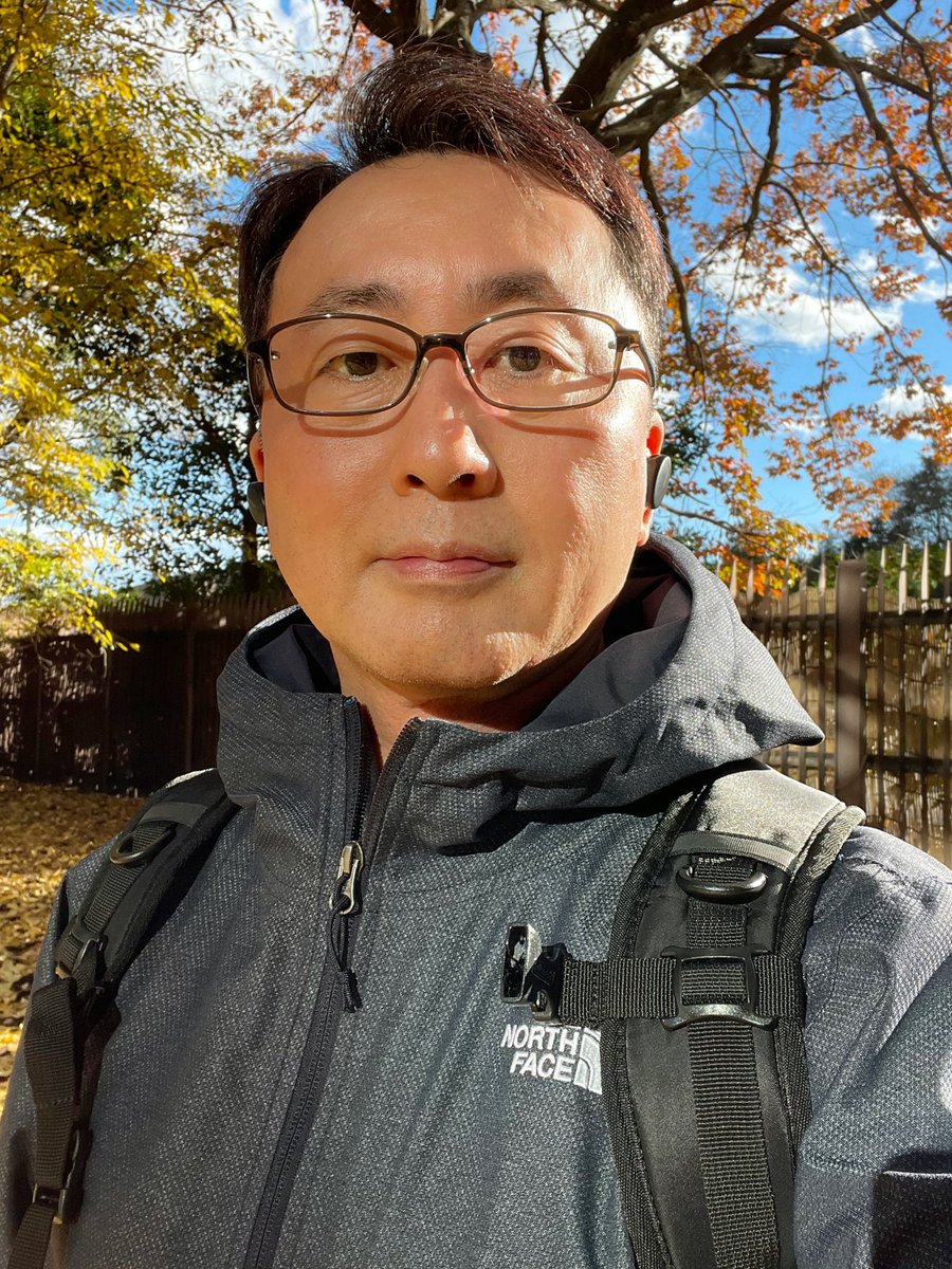 hiro_kazu1116's tweet photo. 髪の毛切って相方に自撮り送ったら、なんだその今どきな髪型は！生意気だなと言われた笑
え？そうなの？いつもより少し短めで、くらいしかお願いしてないけど… https://t.co/DWW0P45eUj