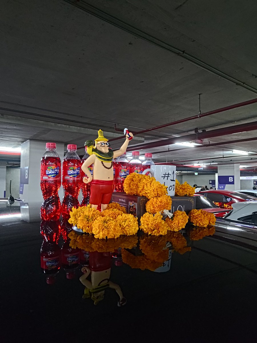 MayyTQ's tweet photo. ไม่เข้าใจทำไมคนไหว้รถฉันกันเยอะแยะ 
#SundayRidenDrive6th
#Itashaclubthailand 
#Itasha  
#痛車
#pasulol 
#รามเกียรติ์
#พระอิศวร https://t.co/p4NeD76Z1Q