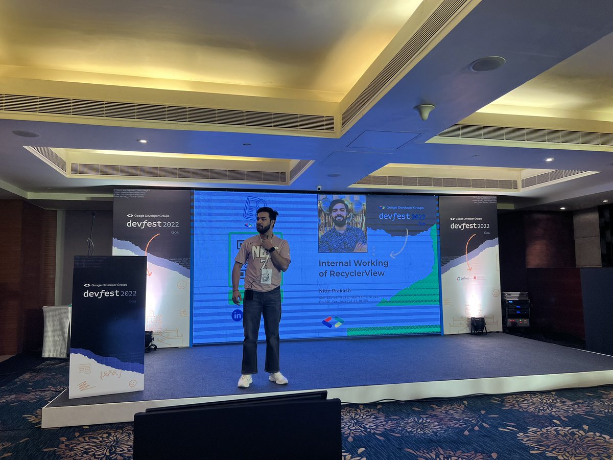 .<a href="/NitinDroid/">Nitin Prakash</a> is on the stage #devfestgoa #DevFest2022 
<a href="/GDG_Goa/">GDG Goa</a> <a href="/GDGGoa/">GDGGoa</a>