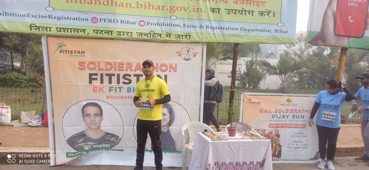 Sauravraj277's tweet photo. #RunningMan #soldierathon @TheFitistan @Soldierathon #beatomic @sintu94 @Lucky21june @MajorPoonia #VijayRun
उनके हौसले का भुगतान क्या करेगा कोई
उनकी शहादत का क़र्ज़ देश पर उधार है
आप और हम इस लिए खुशहाल हैं क्योंकि
सीमा पे सैनिक शहादत को तैयार हैं
विजय दिवस की हार्दिक शुभकामनाए https://t.co/dSZdWRqKWh