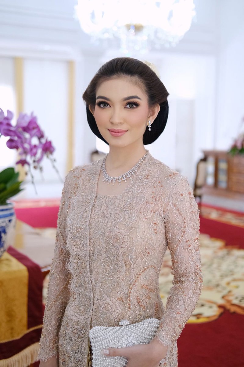 Tumben hari ini gak ada yg minta tips skincare. Mungkin udah pada kapok