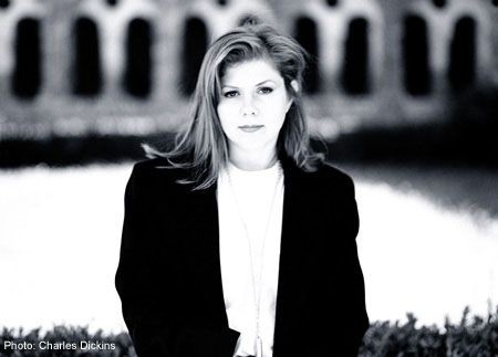 Remembering #KirstyMaccoll tragically killed on this day 22 years ago.