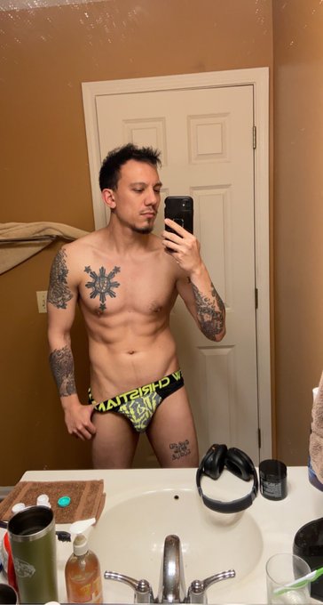 1 pic. More on my OF page!!! Only $5!! #onlyfans #LGBTQ #sale #nsfwtw #nsfw_twt https://t.co/7Yjlk7W