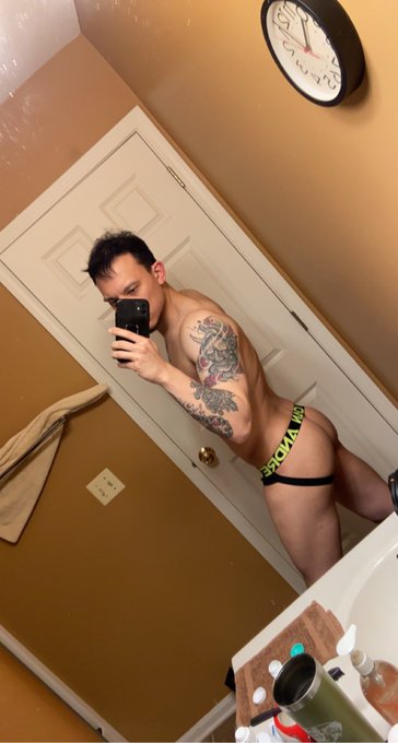 2 pic. More on my OF page!!! Only $5!! #onlyfans #LGBTQ #sale #nsfwtw #nsfw_twt https://t.co/7Yjlk7W