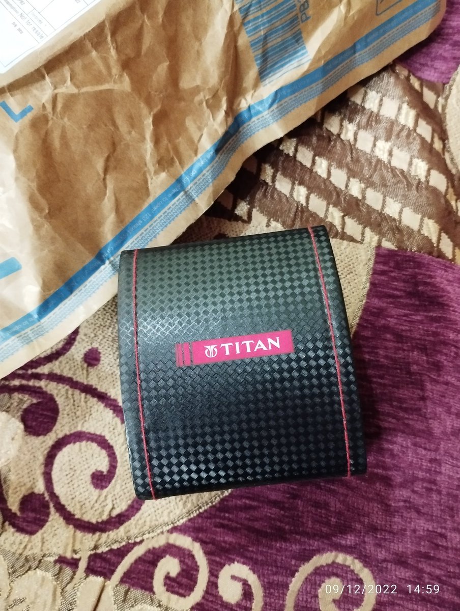 juzt_abhi's tweet photo. I ordered a Titan watch but got a local company watch. A week passed and still  they are not providing me any resolution. Don't order from flipkart. They deliver fake products and the after sale service is worst.
#Flipkart  #flipkartscam #fakeflipkart #flipkartsellers https://t.co/KjowNj42q4