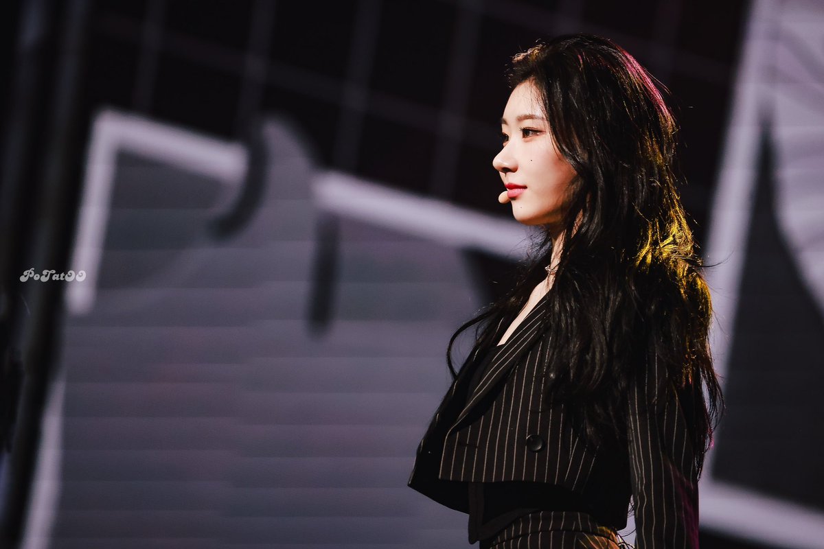 PoTatOO_0605's tweet photo. 221216

🎆

#있지        #ITZY       
 #채령        #Chaeryeong https://t.co/gYVLSVfb6n