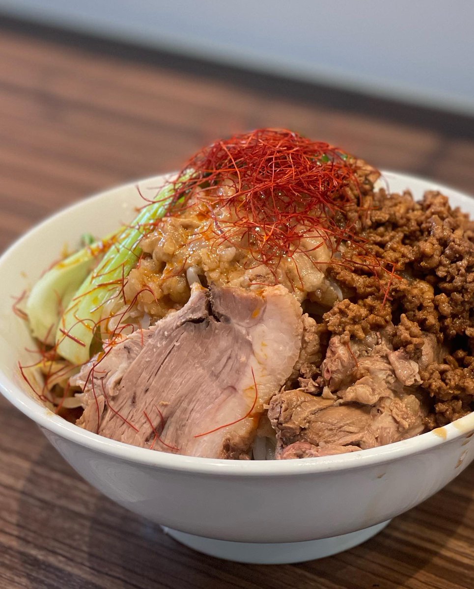 tokikake_gifu's tweet photo. 12/18(日)
18:00~21:00(100食限定)

メニュー
・坦々麺 
・汁なし坦々麺  各1,300円

トッピング
・豚マシ 300円
・麺まし 100g100円(+200gまで)
・生卵 50円

無料トッピング
・野菜はマシまで、他は通常通りです！ https://t.co/Gto1qKRpAB