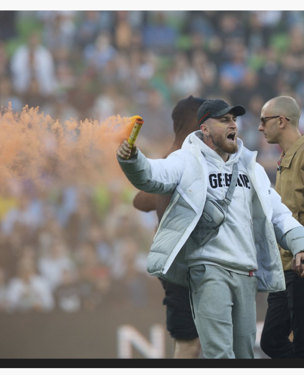 SharnelleVella's tweet image. Victoria Police very keen to chat to these men about what occurred at the soccer last night. Anyone know them? Let the police know if you do..