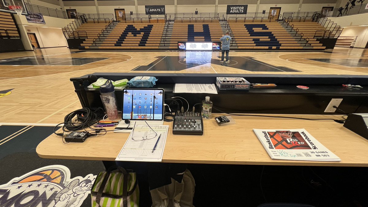 TMayerTV's tweet photo. Day-1 of the @LemonStClassic 🏀 #BeSomeone in the books, saw some excellent basketball and talented teams, thrilled to have been the #PAGameDay #PAAnnouncer 🎙️ #LemonStClassic #LemonStHornets #MHSBlueDevils #MariettaBlueDevils #GoBigBlue https://t.co/t71w1wglPr