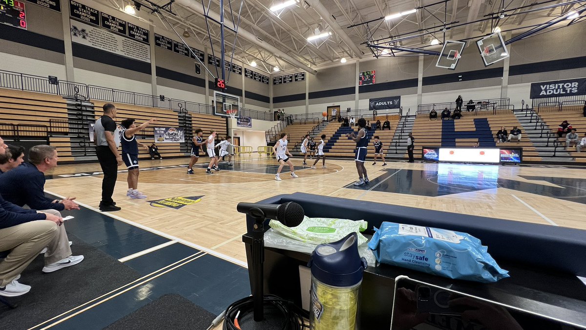 TMayerTV's tweet photo. Day-1 of the @LemonStClassic 🏀 #BeSomeone in the books, saw some excellent basketball and talented teams, thrilled to have been the #PAGameDay #PAAnnouncer 🎙️ #LemonStClassic #LemonStHornets #MHSBlueDevils #MariettaBlueDevils #GoBigBlue https://t.co/t71w1wglPr