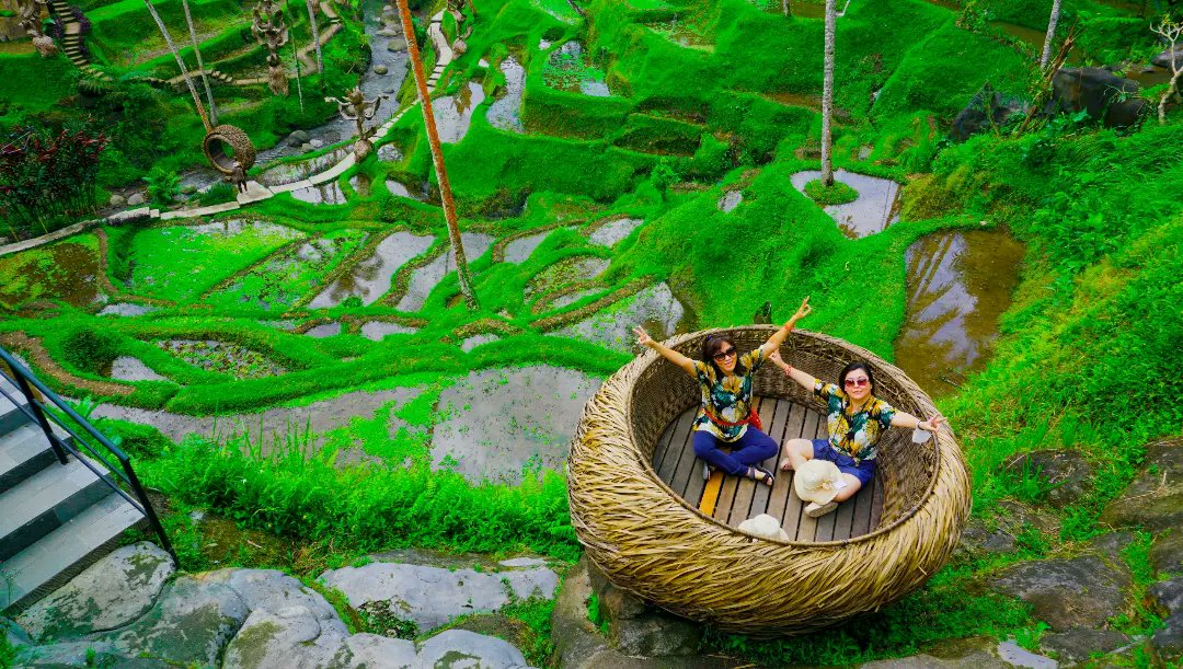 SunariTours's tweet photo. The most precious thing in this world is travelling.
Let's make things more memorable with Sunari Bali

.
.
#worldwide #nomad #thebest #wanderlust #nature_perfection #bestvacations #photograph #wonderfulplaces #beautifuldestinations #exploringtheglobe #holiday #intags #travellife https://t.co/2RMm7z1vx5