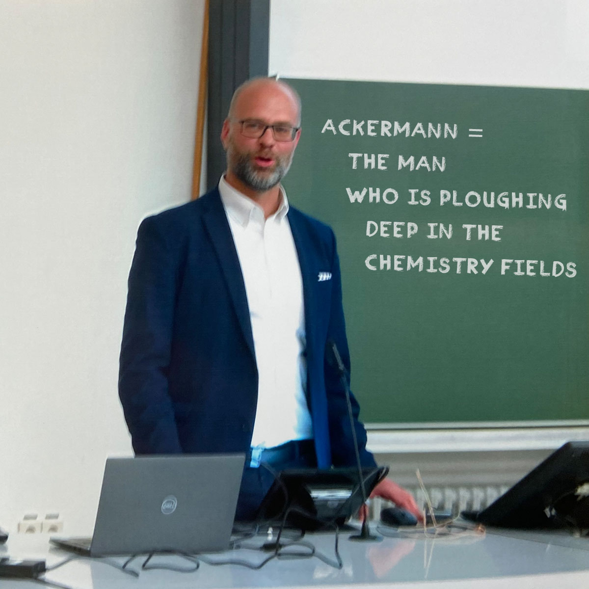 livesinchem's tweet photo. Today the 4th candle of Advent ’22 shines light on #molecular architect Lutz Ackermann @uniGoettingen, @ChemEurope Fellow ’22, celebrating his 50th birthday—&amp;his contributions to #bondactivation, #electrocatalysis, transition metal #catalysis, #electrochemical #organicsynthesis… https://t.co/zxTPWTBYLw