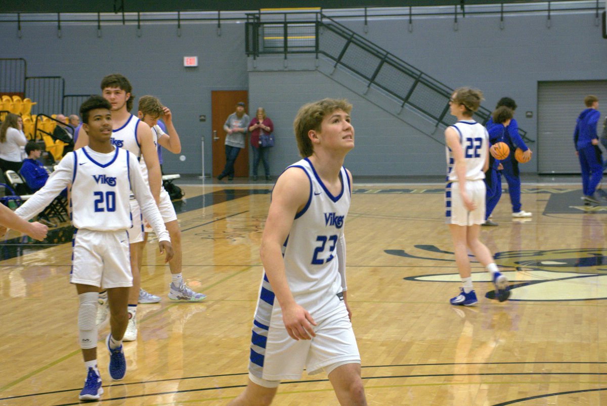 Ripley was tested by Herbert Hoover, but came away with a 59-47 victory to remain unbeaten.

(Story by Taylor Kennedy)

wvmetronews.com/2022/12/18/rip…

#wvprepbb