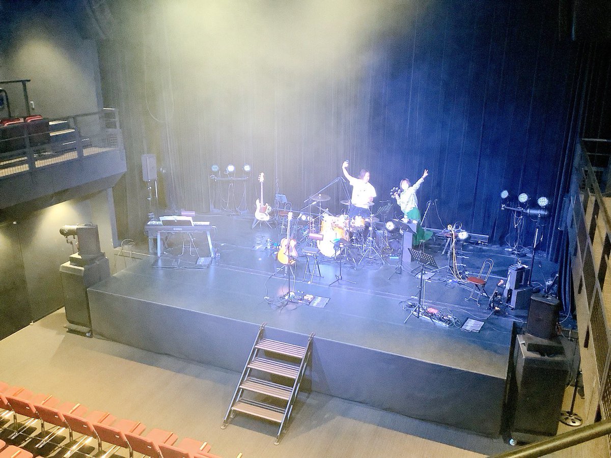 嬉しすぎるシリーズ💁‍♀️
横瀬さんと私がワイワイやっているところを、あいあいさんが遠くから激写📸してくれました‼️

わーい😄私的記念が増えた‼️
ありがとう、あいあいさん😘