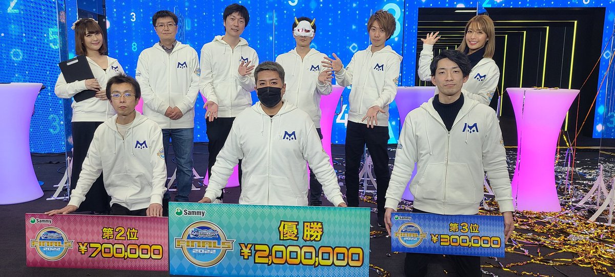 takeozzzy's tweet photo. 3位！
TwitterやYouTubeでの応援コメント拝見しました！ありがとうございます✨
暖かいお言葉に背中を押され、ヒヨリながらも粘り強く戦うことができました🥺
帰路で木原プロから有難いお言葉も頂けたし！
いやぁ楽しかった！最高の一日🤟
 #エムホールデム
 #FINALS https://t.co/gJVLMaSzlH